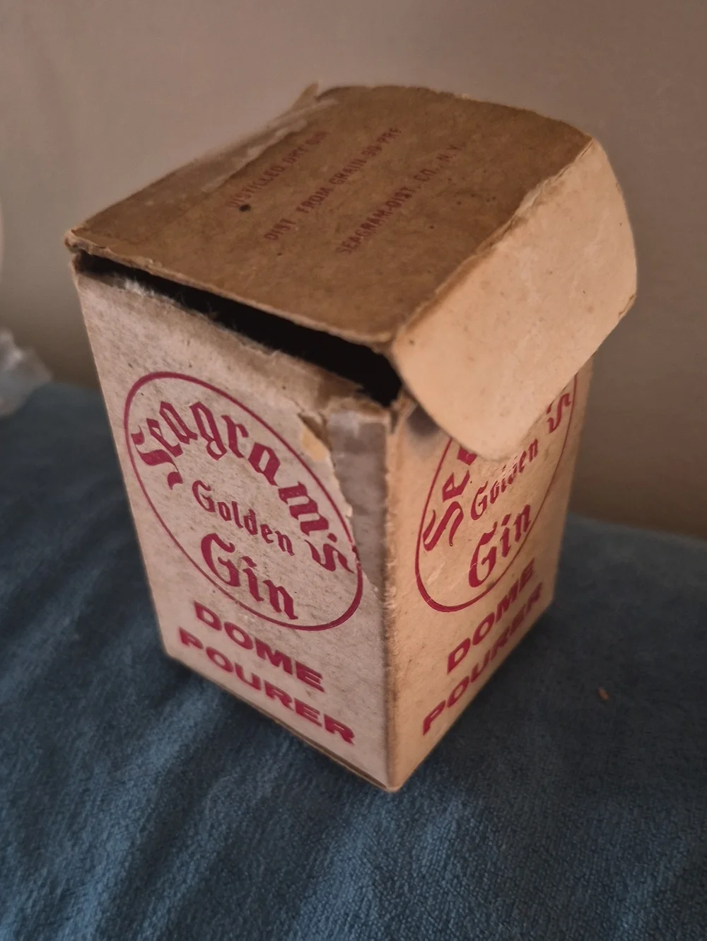 Vintage 1960s Seagram's Golden Gin Dome Pourer Barware Collectible w Box